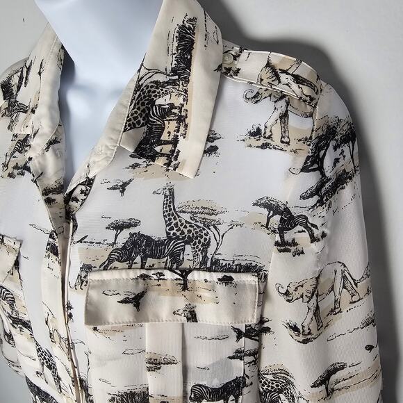 Banana Republic Safari Animal Print Blouse Small Elephants Zebras Giraffes Work - Picture 2 of 7